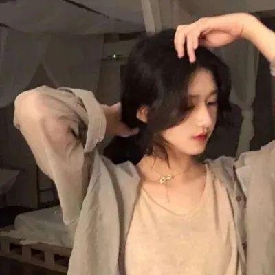 女学生和亨利先生